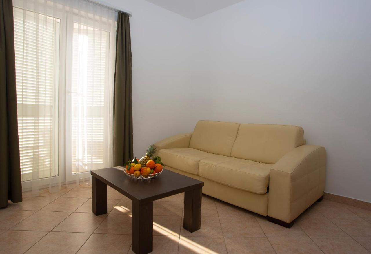 Apartment Domo Макарска Екстериор снимка