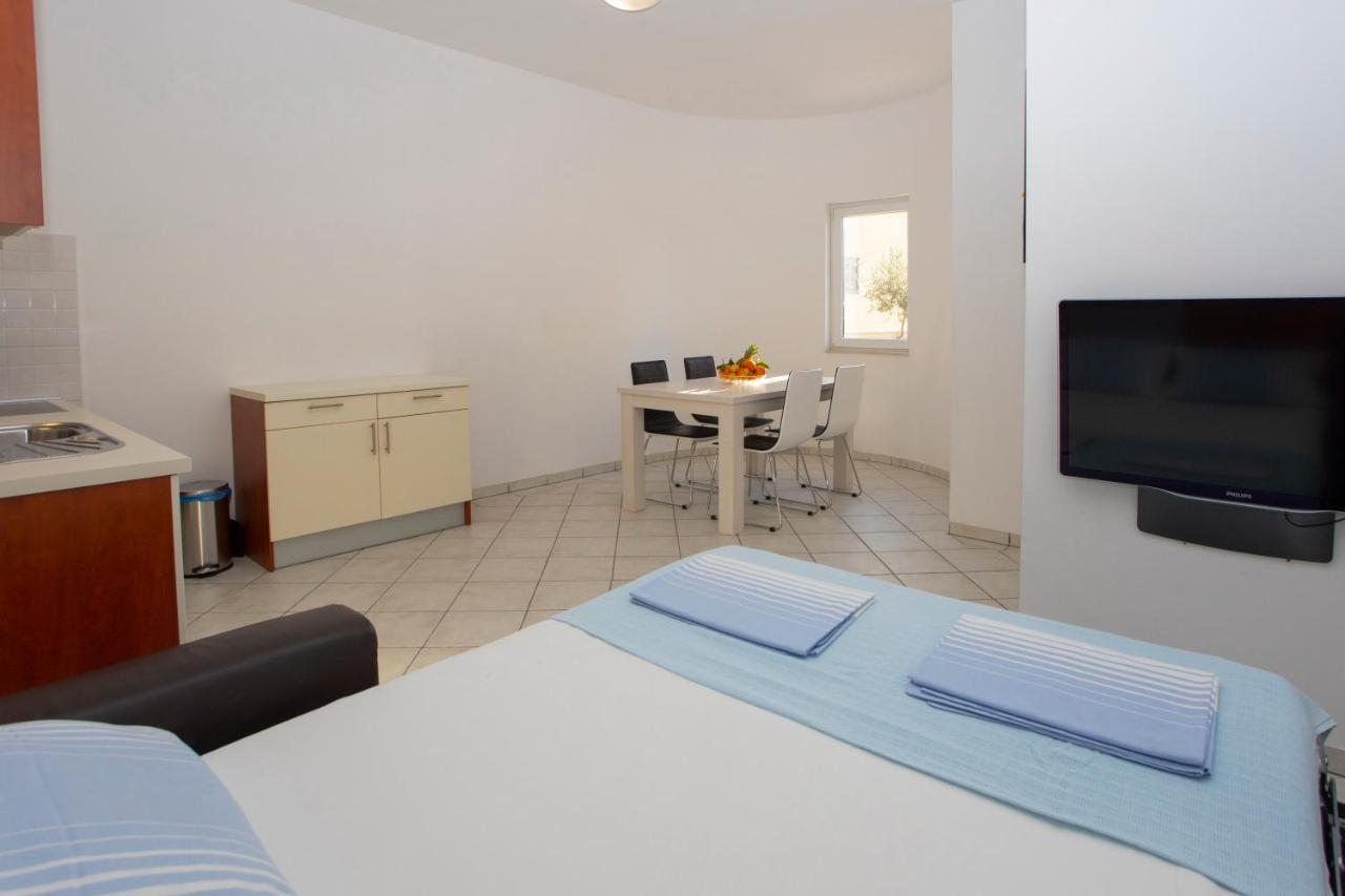 Apartment Domo Макарска Екстериор снимка