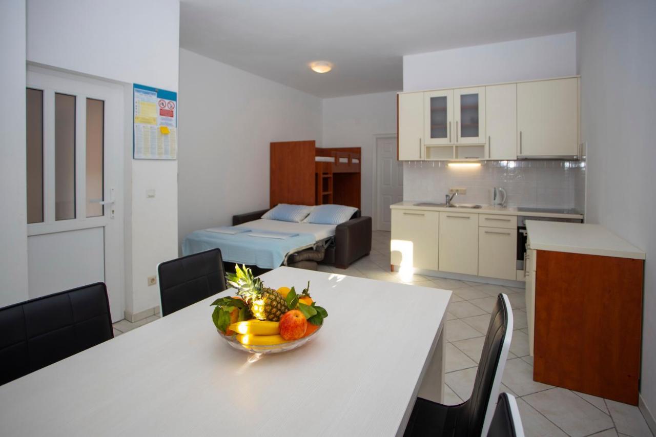Apartment Domo Макарска Екстериор снимка