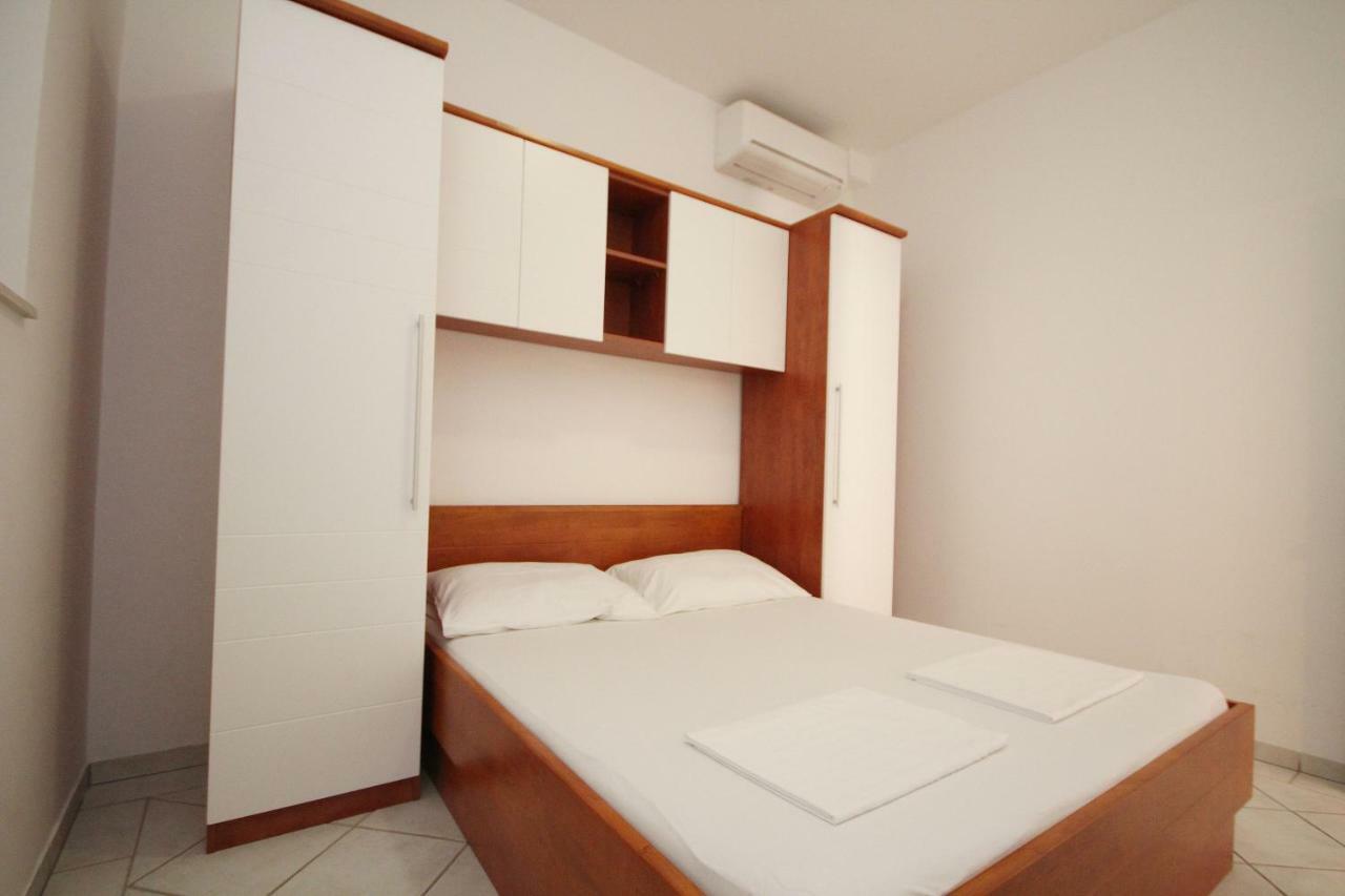 Apartment Domo Макарска Екстериор снимка