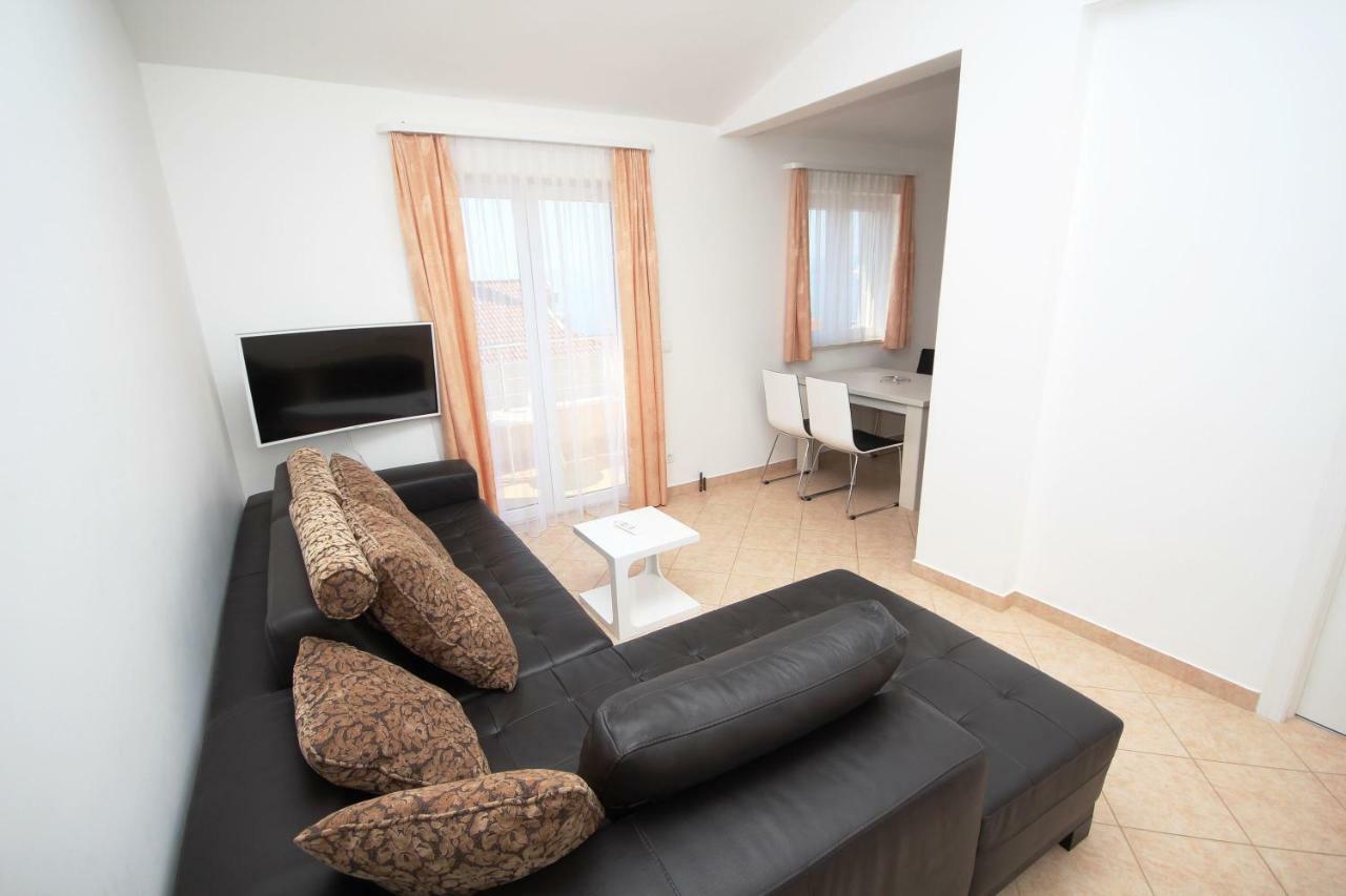 Apartment Domo Макарска Екстериор снимка